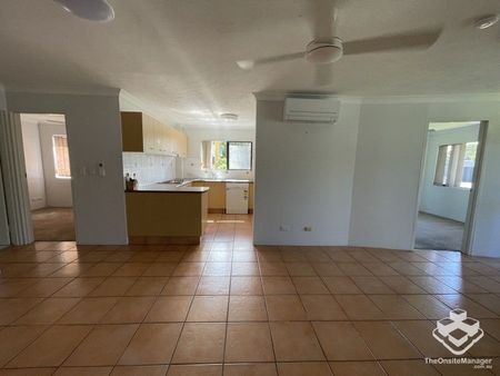 Ground floor unit in Mermaid Waters - Photo 4