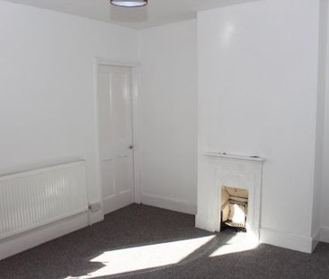 3 bedroom end of terrace house to rent - Photo 6