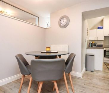 2 bedroom cottage to rent - Photo 2