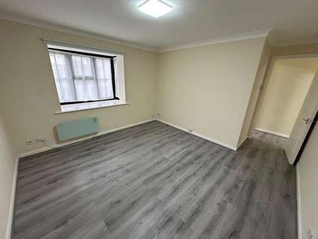 Slough, Berkshire, SL1 - Photo 5