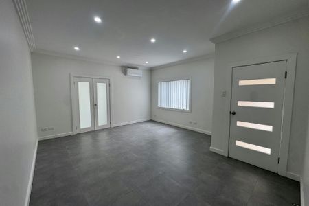 Modern Home in a Prime, Ultra-Connected Location - Photo 3