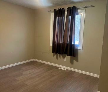 For Lease - 135 Walmer Gardens, London North, Ontario - Photo 4