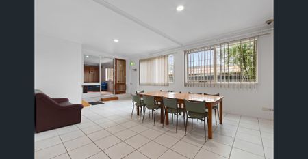 Newly Renovated Rooming House in Forest Hill - Photo 5