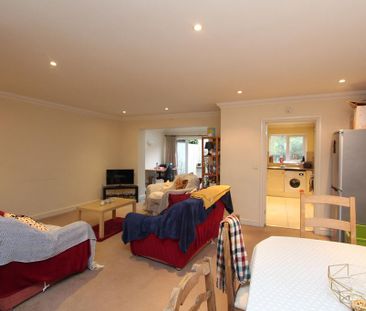 4 bedroom terraced house to rent - Photo 2