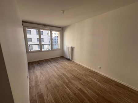 location Appartement T4 DE 76.6m² À BOBIGNY - Photo 3