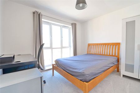 4 bedroom semi-detached house to rent - Photo 5