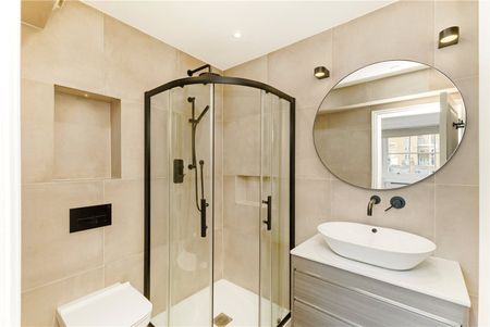 Queen's Gate Gardens, London, SW7 flat to rent - Photo 3