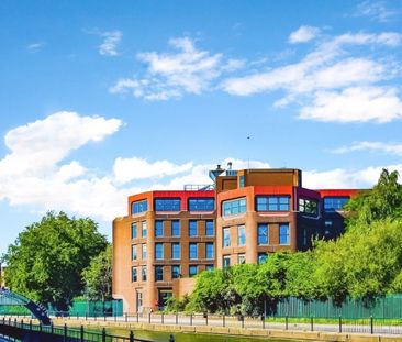 Waterside House, Waterside North, LINCOLN - Photo 1