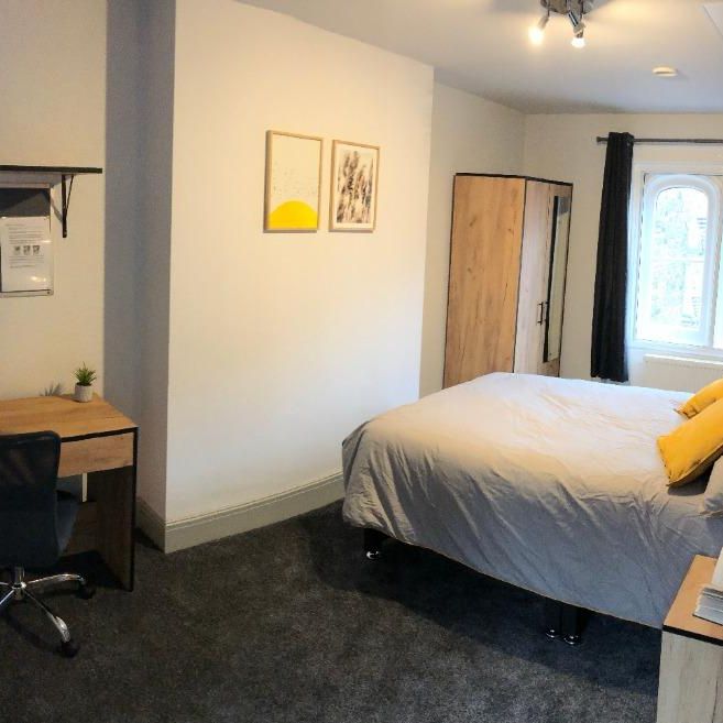 14 bedroom flat to rent - Photo 1