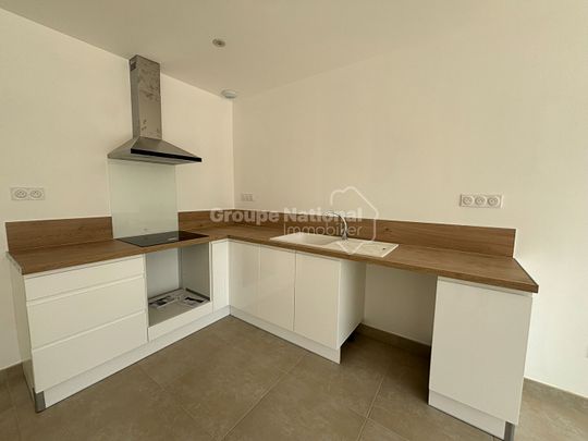 Location maison 72.89 m², Maillane 13910 Bouches-du-Rhône - Photo 1