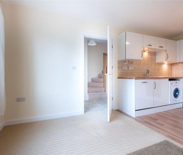 4 bedroom terraced house to rent - Photo 1