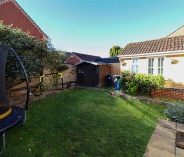 3 bedroom detached house to rent - Photo 4