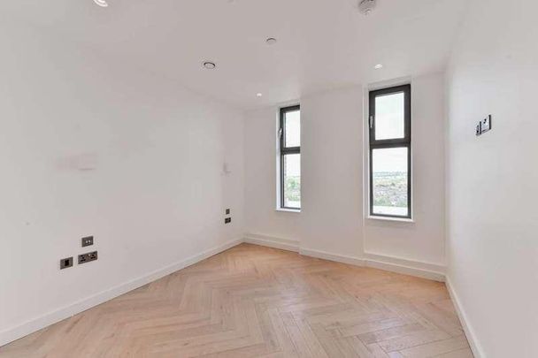 Middle Yard, Neasden, NW10 - Photo 1