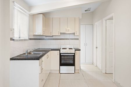 SPACIOUS LIVING IN NORTH ST MARYS! - Photo 4