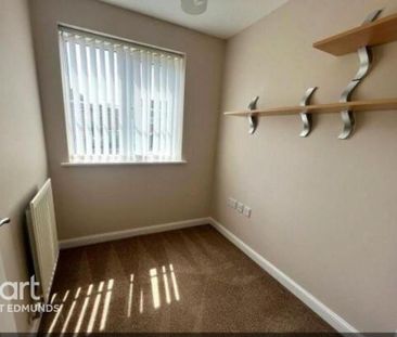 4 bedroom terraced house to rent - Photo 2
