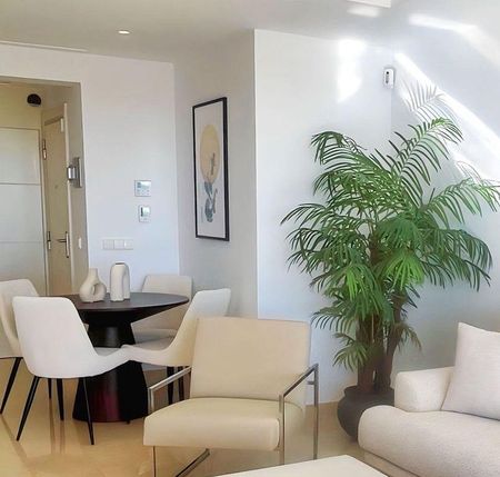 Luxury Apartment for rent in Benahavís, Andalusia - Photo 3