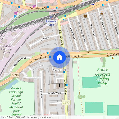 3 bedroom house to rent in Grand Drive, Raynes Park SW20