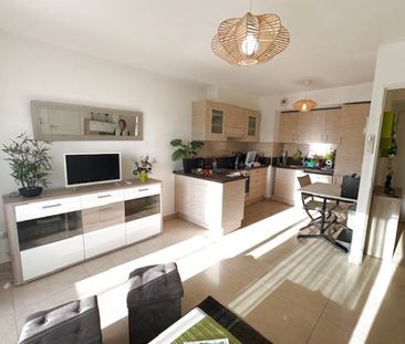 Location T2 meublé luxe - Photo 1