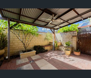 2/7 Rawlins Street, Glendalough, WA 6016 - Photo 1