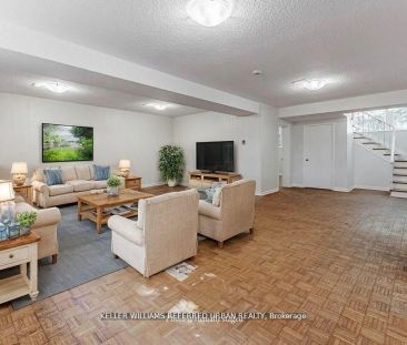 15 York Valley Crescent - Photo 3