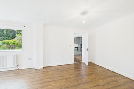 4 bedroom detached house to rent - Photo 5