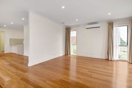 Unit 1/21 Victoria Street, Doncaster East. - Photo 4