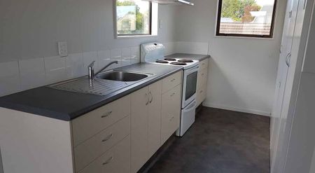 Warm, sunny and plenty of parking. - Photo 3