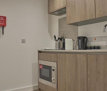 Cherry Lane, Bristol - Photo 4