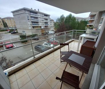 AIX LA DURANNE BEAU T2 MEUBLE AVEC TERRASSE ET BOX, - Photo 3