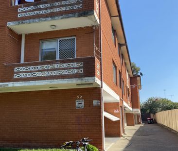 BEAUTIFUL 2 BEDROOM UNIT 750M TO THE STATION - Photo 4