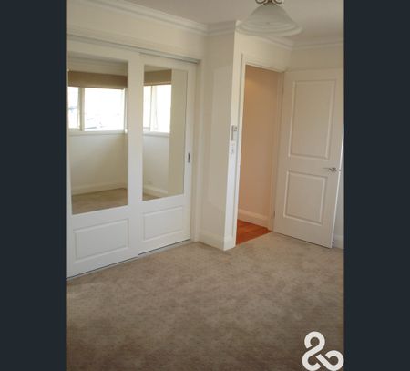 1/15 Luck Street, Eltham, Vic 3095 - Photo 3