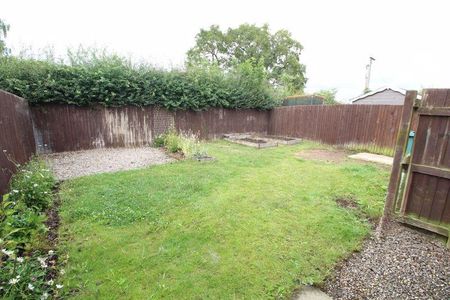 2 bedroom semi-detached house to rent - Photo 5