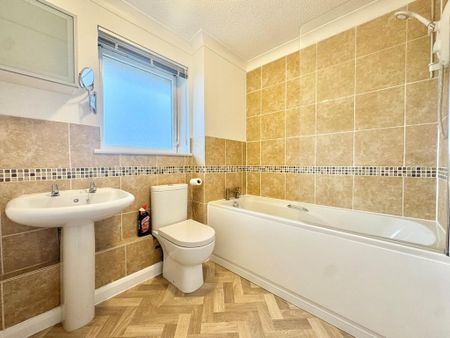 2 bedroom flat to rent - Photo 5