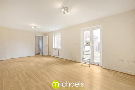 4 bedroom detached house to rent - Photo 2