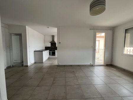 Location Appartement 4 pièces 84m² PORTES LES VALENCE 26800 - Photo 2