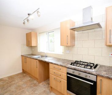 2 bedroom semi-detached house to rent - Photo 3