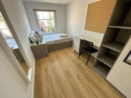 6 bedroom terraced house to rent - Photo 4