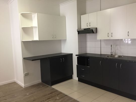 SPACIOUS STUDIO IN PRIME LOCATION - AVAILABLE NOW! - Photo 1