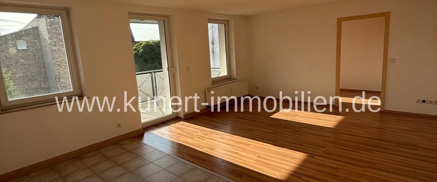 Kleine 3-Zi.-Wohnung mit Küche und großem Balkon in ruhiger Lage im Medizinervie ... - Foto 1