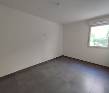 Location Appartement 3 pièces 58m² MARSEILLE 8ème - Photo 3