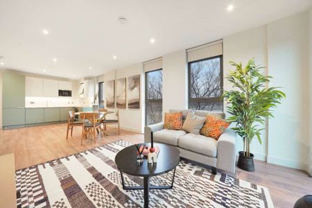 The Oakgate, KT22 7RZ, Surrey - Photo 2