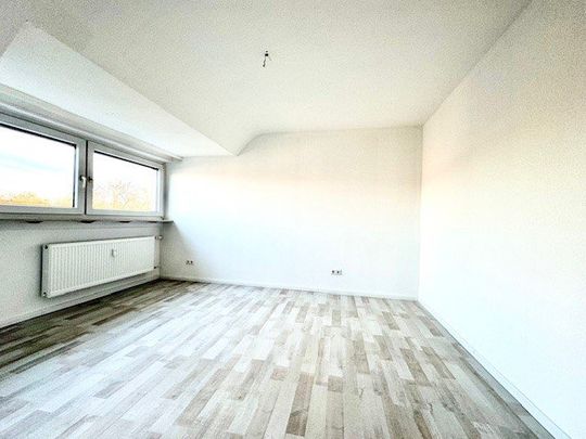 Neu renov., WG geeignete, gemütliche und großzügige 2 Zimmer-DG-Wohnung in MA-Wallstadt. - Foto 1