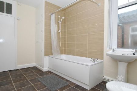 4 bedroom terraced house to rent - Photo 3