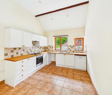 3 bedroom detached house to rent - Photo 4