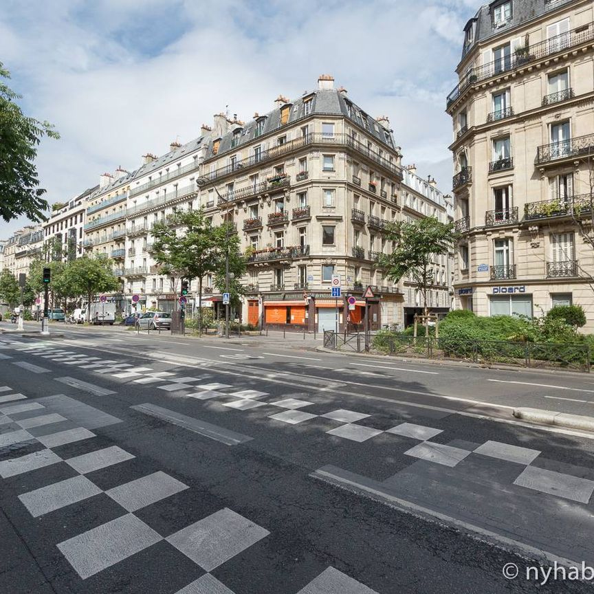 Logement à Paris, Location meublée - Photo 1