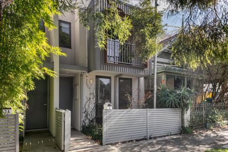 3 Kingston Road, Camperdown NSW 2050 - House For Rent | Domain - Photo 3