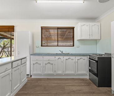 8 Phie St, Loganlea QLD 4131 - House For Rent | Domain - Photo 5