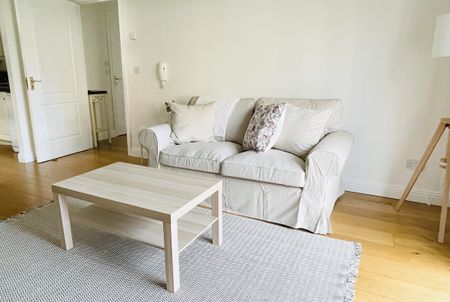 Apartment 83 , Kerrymount, Castle Court, Leopardstown, Dublin - Photo 2