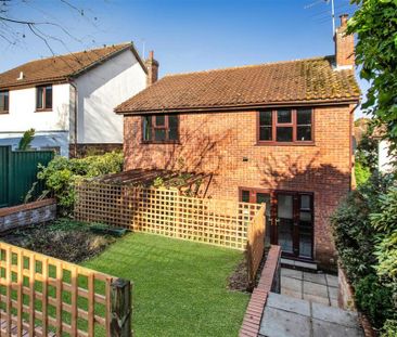 4 bedroom detached house to rent - Photo 4