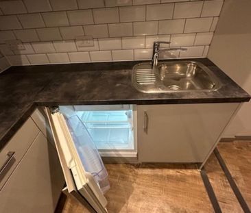 Studio to rent - Photo 5